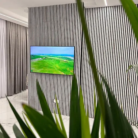 Room& Breakfast Martin's Luxury アパート